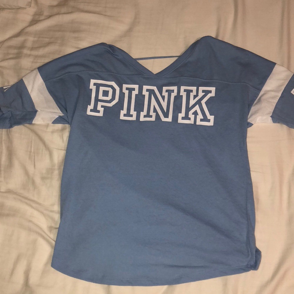 VS PINK light blue basic t-shirt